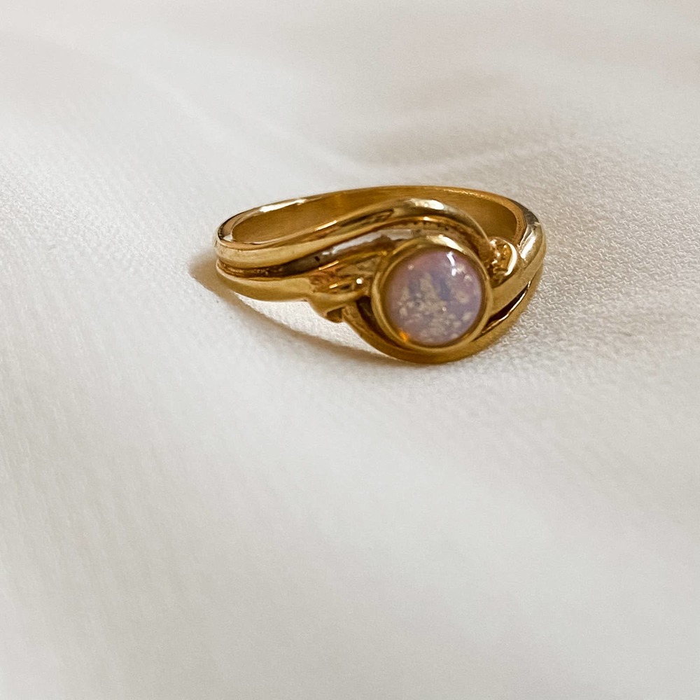 VTG Gold Round Opal Ribbed Ring - Picture 2 of 8